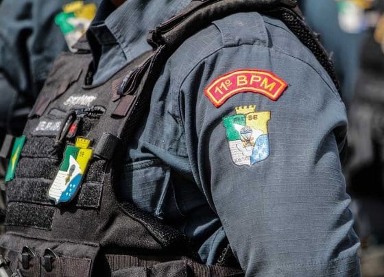 Dupla é presa por tráfico de drogas com moto roubada em Tobias Barreto