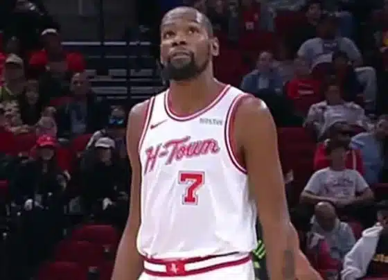 Durant brilha e entra no top-6 dos maiores pontuadores da NBA