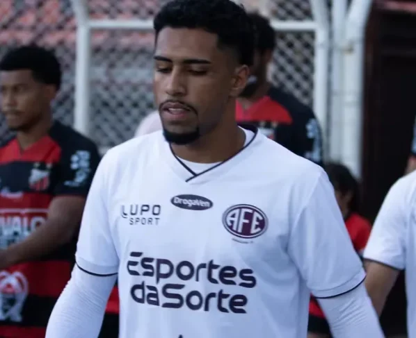 Erik rompe ligamento e desfalca a Ferroviária no Paulistão A2