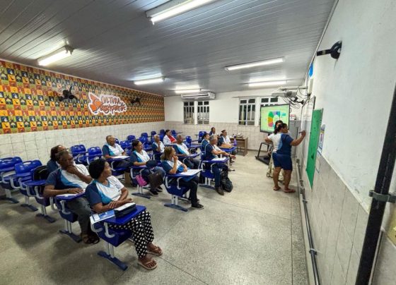 Prefeitura abre matrículas e amplia vagas para Educação de Jovens e Adultos