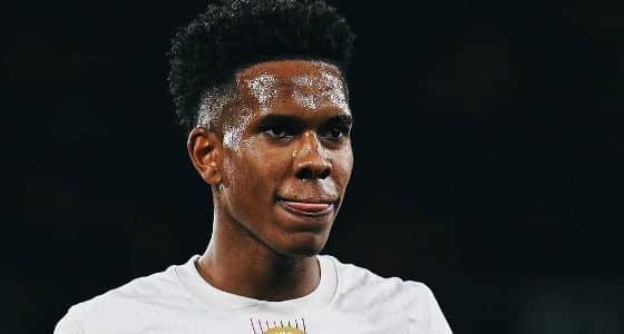 Estêvão brilha em vitória do Chelsea na Champions e torcida exige titularidade: “Diferenciado”