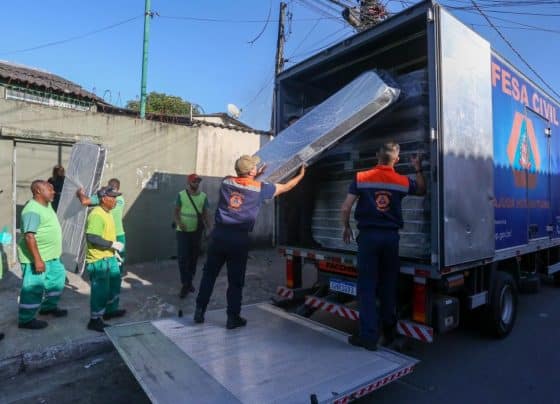 Governo de SP envia ajuda humanitária a famílias atingidas por incêndio em Santos