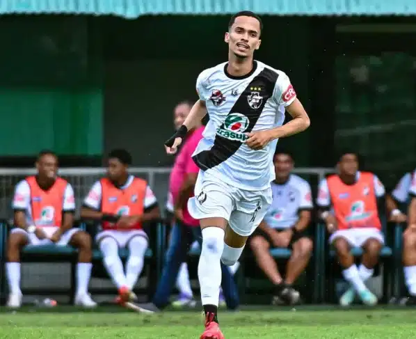 Jogo é retomado após chuva e Vasco vence a Adesg