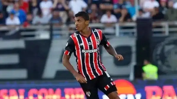 Luiz Gustavo chega ao Athletico após viver crise no São Paulo