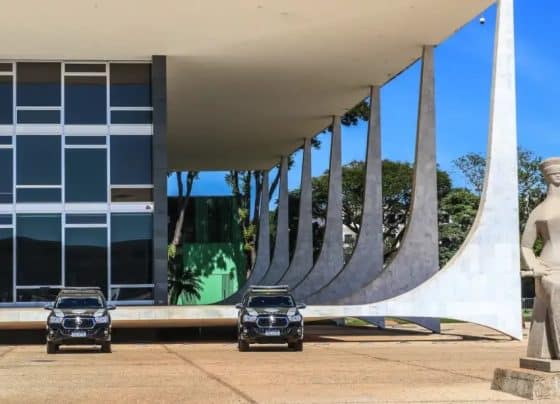 Moraes manda prender Filipe Martins, ex-assessor de Bolsonaro