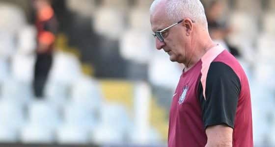 Pedidos de Dorival colidem com plano de corte de gastos do Corinthians