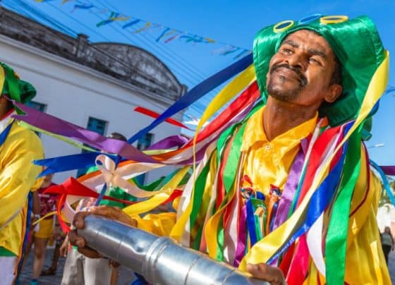 Reisado Águia de Ouro celebra a cultura no shopping RioMar Aracaju – FaxAju