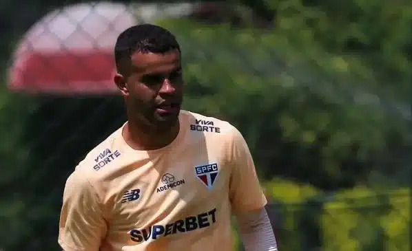São Paulo exige R$ 1,5 milhão para liberar Alisson ao Corinthians