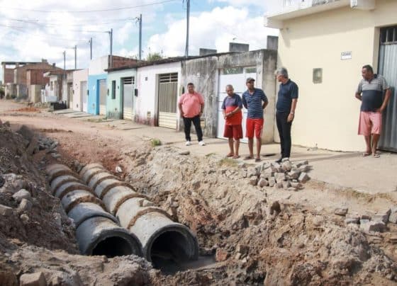 Prefeito Samuel Carvalho vistoria obras estratégicas no Parque dos Faróis