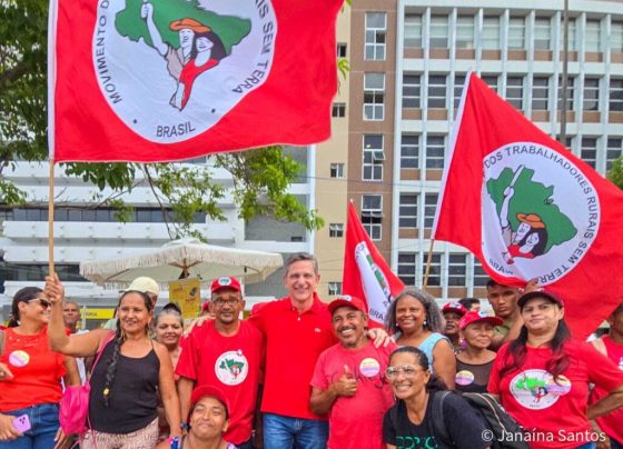 senador Rogério Carvalho participa de ato em defesa da democracia em Aracaju – RO Acontece