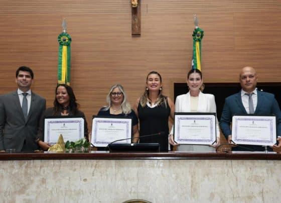 Alese reconhece trajetórias de dedicação com entrega de Títulos de Cidadania Sergipana