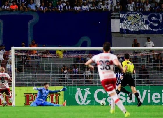 CRB vence CSA por 2 a 0 e fica na vantagem nas semifinais do Campeonato Alagoano