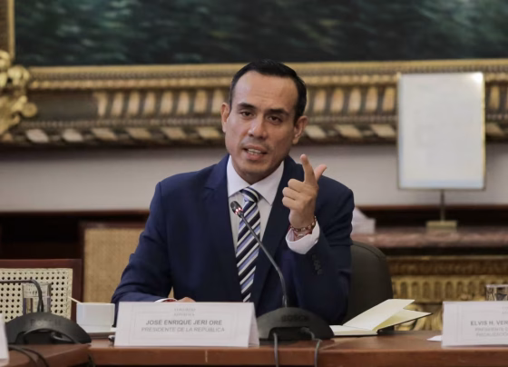 Congresso do Peru destitui o presidente José Jerí após aprovar voto de censura