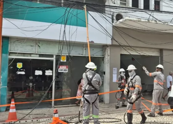 Energisa realiza retirada de cabos de telecom irregulares na Avenida Ivo do Prado – FaxAju