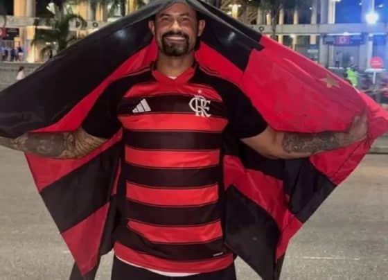Ex-goleiro Bruno se apresenta à Justiça do Rio de Janeiro após intimação