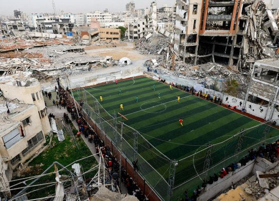 Futebol volta a campo de Gaza, em meio a perdas e ruínas da guerra