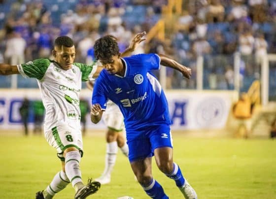 Maikon Aquino salva Dragão nos acréscimos: Confiança vence Guarany e respira no Sergipano
