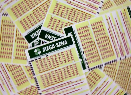Mega-sena acumula e prêmio principal vai para R$ 130 milhões