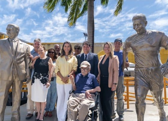 Miltinho Dantas participa da inauguração das estátuas de Lourival Baptista e do Rei Pelé na Arena Batistão