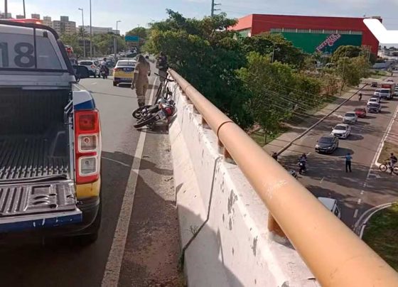 Motociclista morre após cair de viaduto na Avenida Tancredo Neves, em Aracaju