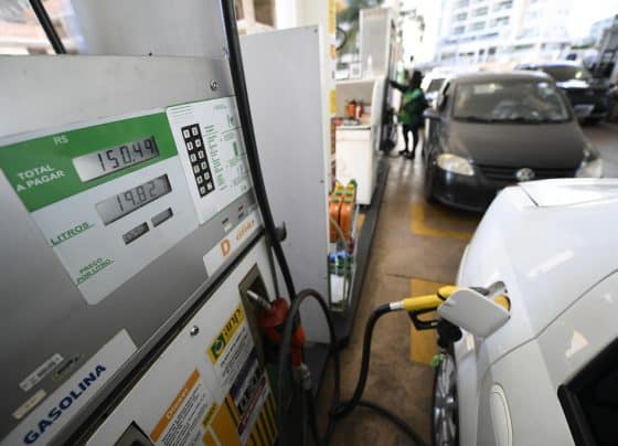 Promoção só com letrinhas? Procon-SP alerta sobre divulgação de preços em postos de combustível