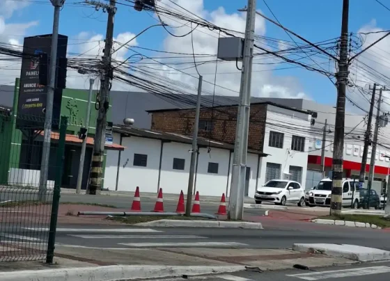SMTT altera trânsito após colisão e queda de semáforo na José Carlos Silva – FaxAju