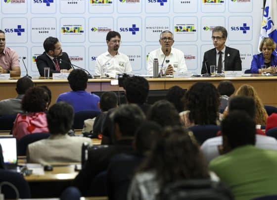 Saúde anuncia 3 mil vagas de residência e 900 para especialistas