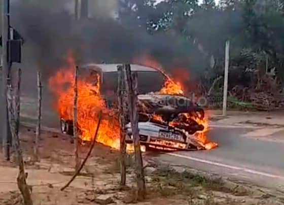 Veículo é destruído por incêndio em povoado de Boquim