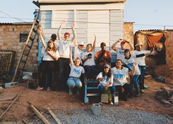 Azul e ONG Teto firmam parceria de R$ 2 milhões para construção de moradias no RS