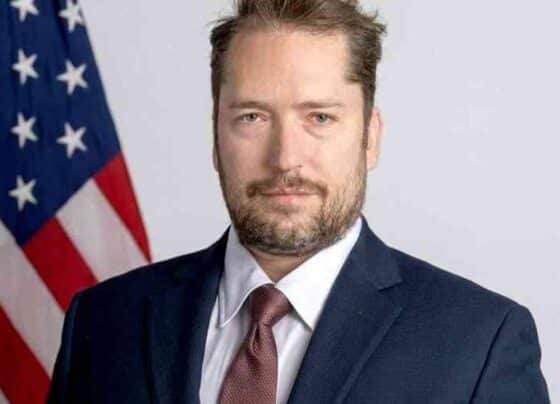Itamaraty confirma revogação de visto de assessor de Trump