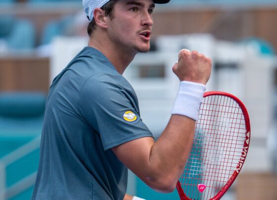 João Fonseca vence estreia em Miami e terá Alcaraz na 2ª rodada