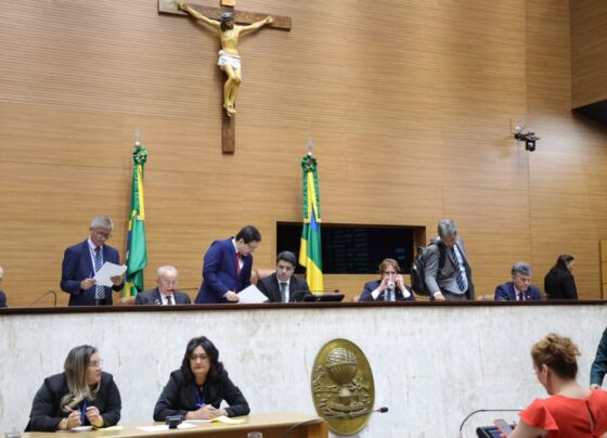 Projetos que reajustam salários de servidores são recebidos pela Alese