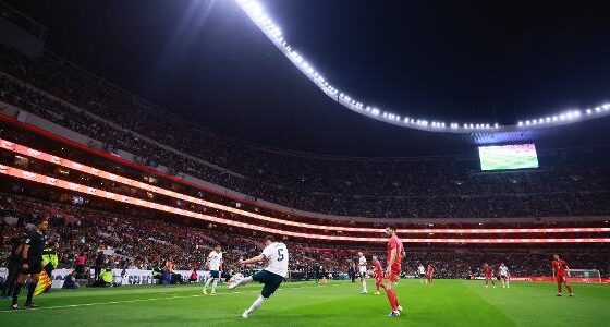 Torcedor morre ao cair de setor VIP antes do amistoso México x Portugal na reabertura do Azteca