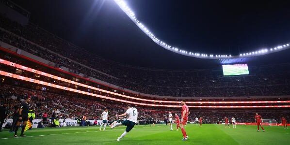 Torcedor morre ao cair de setor VIP antes do amistoso México x Portugal na reabertura do Azteca - Imagem do artigo