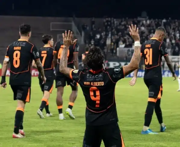 LIBERTADORES: Corinthians vence Platense na Argentina na estreia de Fernando Diniz (Foto: Rodrigo Coca / Corinthians)