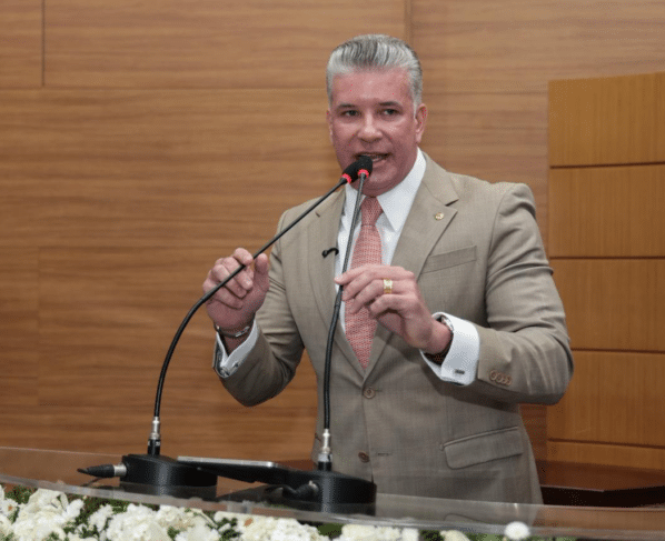 Cristiano Cavalcante enfatiza investimentos estruturantes e defende apuração de ocorrência no sistema de água