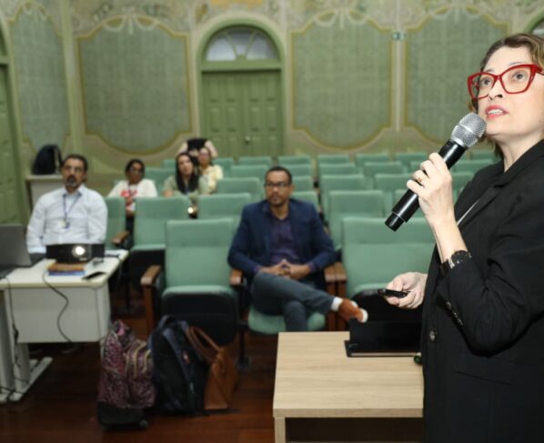 Educação financeira é tema de palestra promovida pela Elese