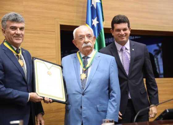 Ex-secretário de Segurança Pública recebe Medalha da Ordem do Mérito Parlamentar