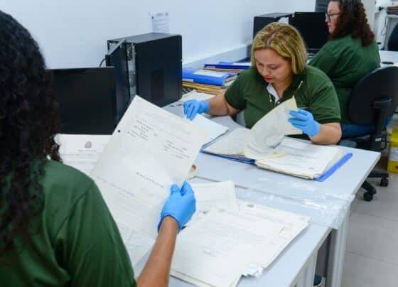 Governo de SP celebra Dia Nacional da Libras com PcDs na digitalização de 1,6 milhão de documentos