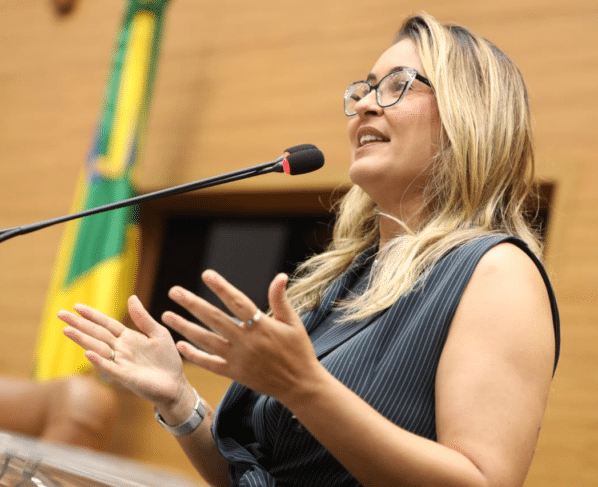 Kitty Lima evidencia investimentos do Estado e propõe medidas para controle populacional de pombos
