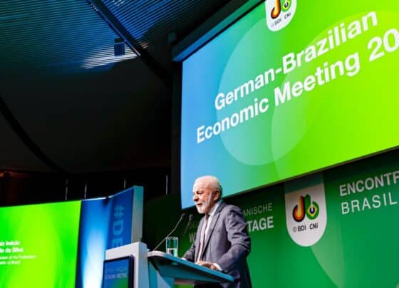 Lula fala em reciprocidade após expulsão de delegado dos EUA