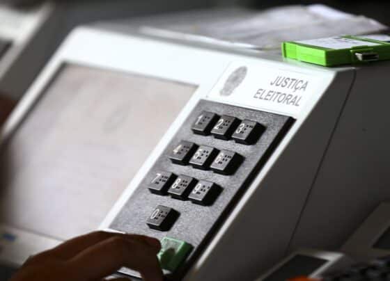 Onze governadores renunciam para disputar eleições de outubro