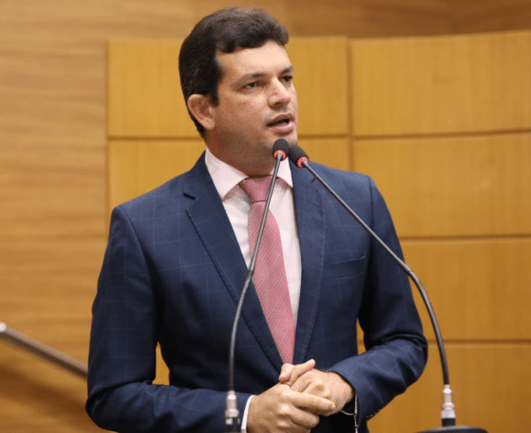 Paulo Júnior aborda piso dos assistentes sociais e pautas nacionais