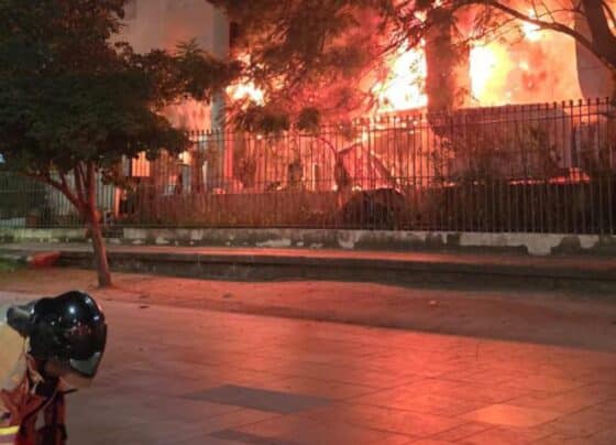 Princípio de incêndio atinge restaurante em edifício histórico do Rio
