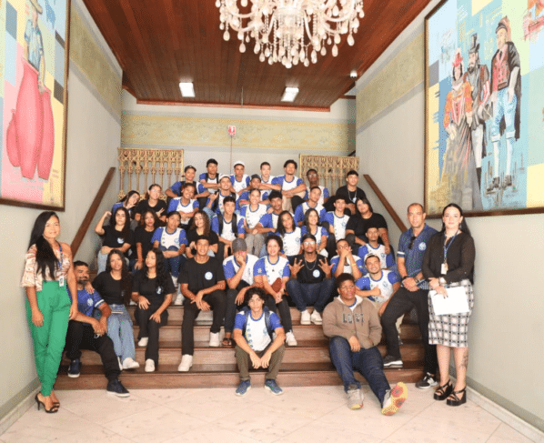 Projeto ´Visita à Casa do Povo´ recebe estudantes do Centro de Excelência Gilberto Freire