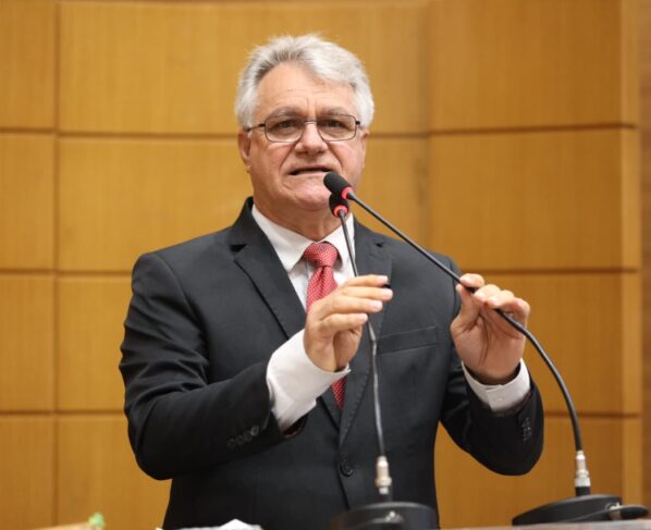 Chico do Correio aborda a ampliação do sistema de abastecimento de água no sertão