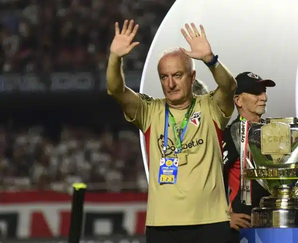 Dorival Júnior retorna ao São Paulo e reencontra dez campeões da Copa do Brasil de 2023