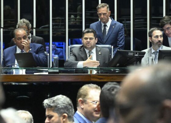 Dosimetria: Alcolumbre promulga lei que beneficia condenados pelo 8/1