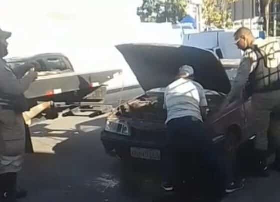 Idoso é levado à delegacia após tentar retirar bateria de carro durante reboque em frente ao Hospital Gabriel Soares