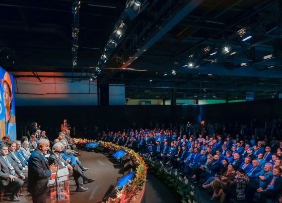Lula sinaliza apoio a setores para redução da jornada 6×1